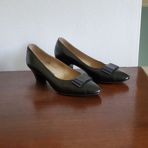 Black Leather Bow Pumps by SENSO Sz 7.5